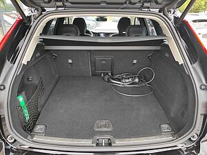 Volvo  T8 Ultra Dark Recharge Plug-In Hybrid AWD E