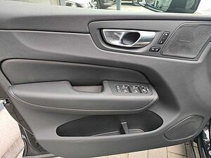 Volvo  T8 Ultra Dark Recharge Plug-In Hybrid AWD E