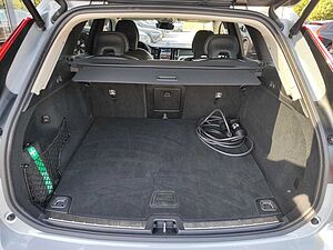 Volvo  T8 Ultra Dark Recharge Plug-In Hybrid AWD E