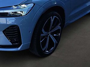 Volvo  T8 Ultra Dark Recharge Plug-In Hybrid AWD E