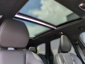 Volvo  B4 EU6d R Design AWD HUD StandHZG El. Panod