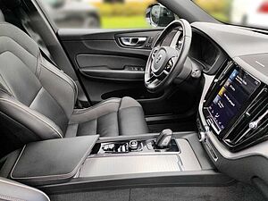 Volvo  B5 Diesel EU6d R Design AWD HUD Navi Leder