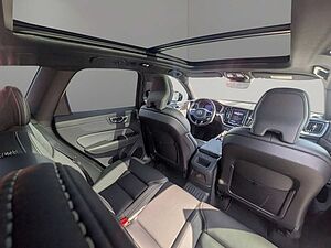 Volvo  T6 Ultra Black Edition Recharge Plug-In Hyb