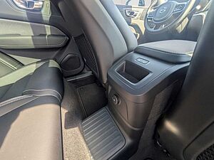 Volvo  T6 Ultra Black Edition Recharge Plug-In Hyb