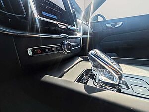 Volvo  T6 Ultra Black Edition Recharge Plug-In Hyb