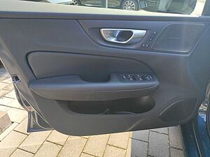 Volvo  Ultimate Dark AWD B5 Benzin EU6d HUD StandHZ