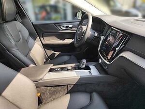 Volvo  Ultimate Dark AWD B5 Benzin EU6d HUD StandHZ