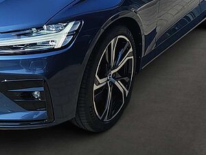 Volvo  Ultimate Dark AWD B5 Benzin EU6d HUD StandHZ