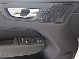 Volvo  T6 Plus Dark Recharge Plug-In Hybrid AWD EU