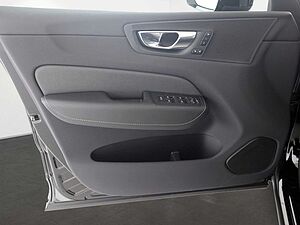 Volvo  T6 Plus Black Edition Recharge Plug-In Hybr