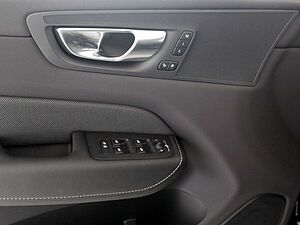 Volvo  T6 Plus Black Edition Recharge Plug-In Hybr
