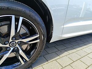 Volvo  B5 Diesel EU6d R Design AWD AD StandHZG Nav