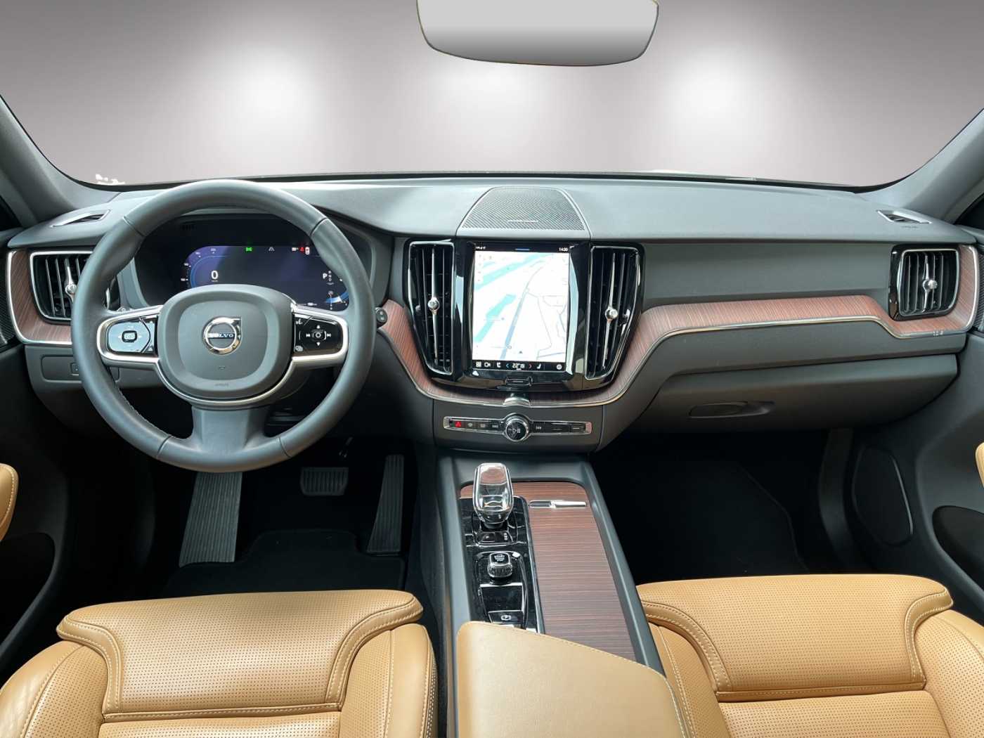Volvo  Plus Dark 2WD