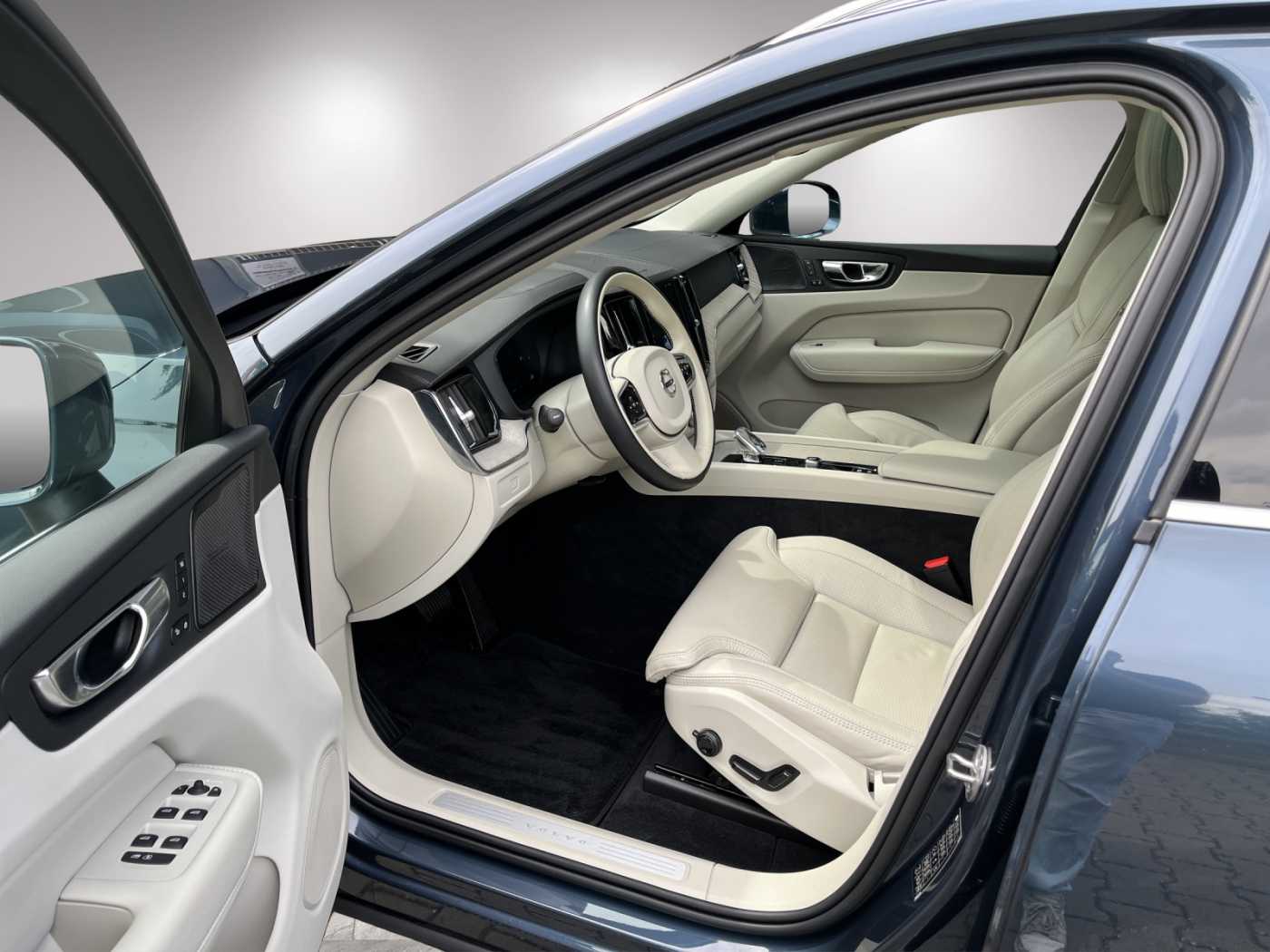Volvo  Ultimate Bright AWD