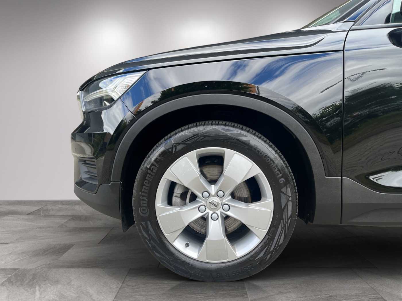 Volvo  Momentum Pro AWD