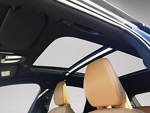 Volvo  B4 D Plus Dark
