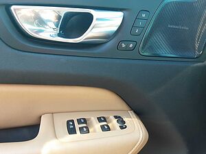 Volvo  B4 D Plus Dark