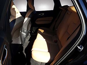 Volvo  B4 D Plus Dark
