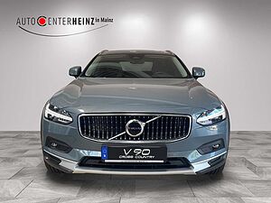 Volvo  Plus, B4 AWD Mild-Hybrid, Diesel