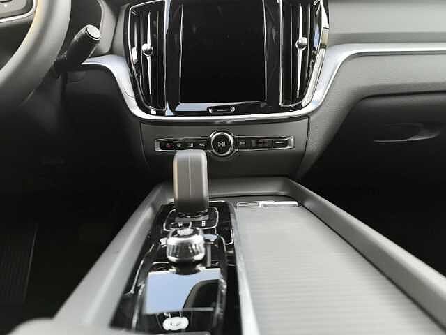 Volvo  B4 Diesel Core AHK-el. klappb. Navi digitales Cockpit Memory Sitze Soundsystem