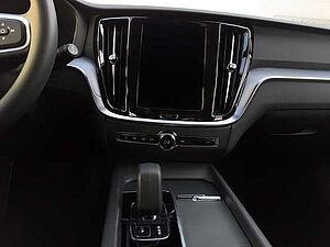 Volvo  B4 Diesel Core AHK-el. klappb. Navi digitales Cockpit Memory Sitze Soundsystem