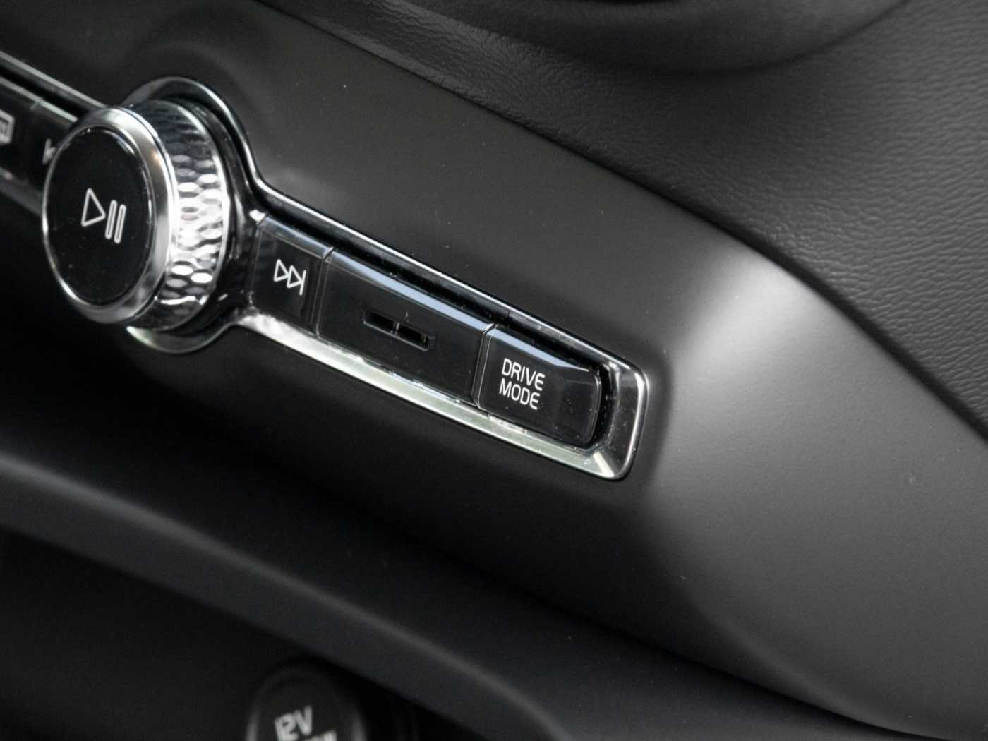 Volvo  Inscription Recharge Plug-In Hybrid