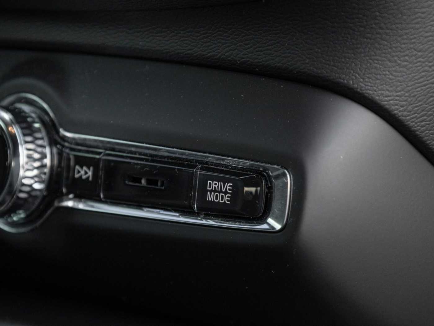 Volvo  T4  Inscription Expression Plug-In Hyb