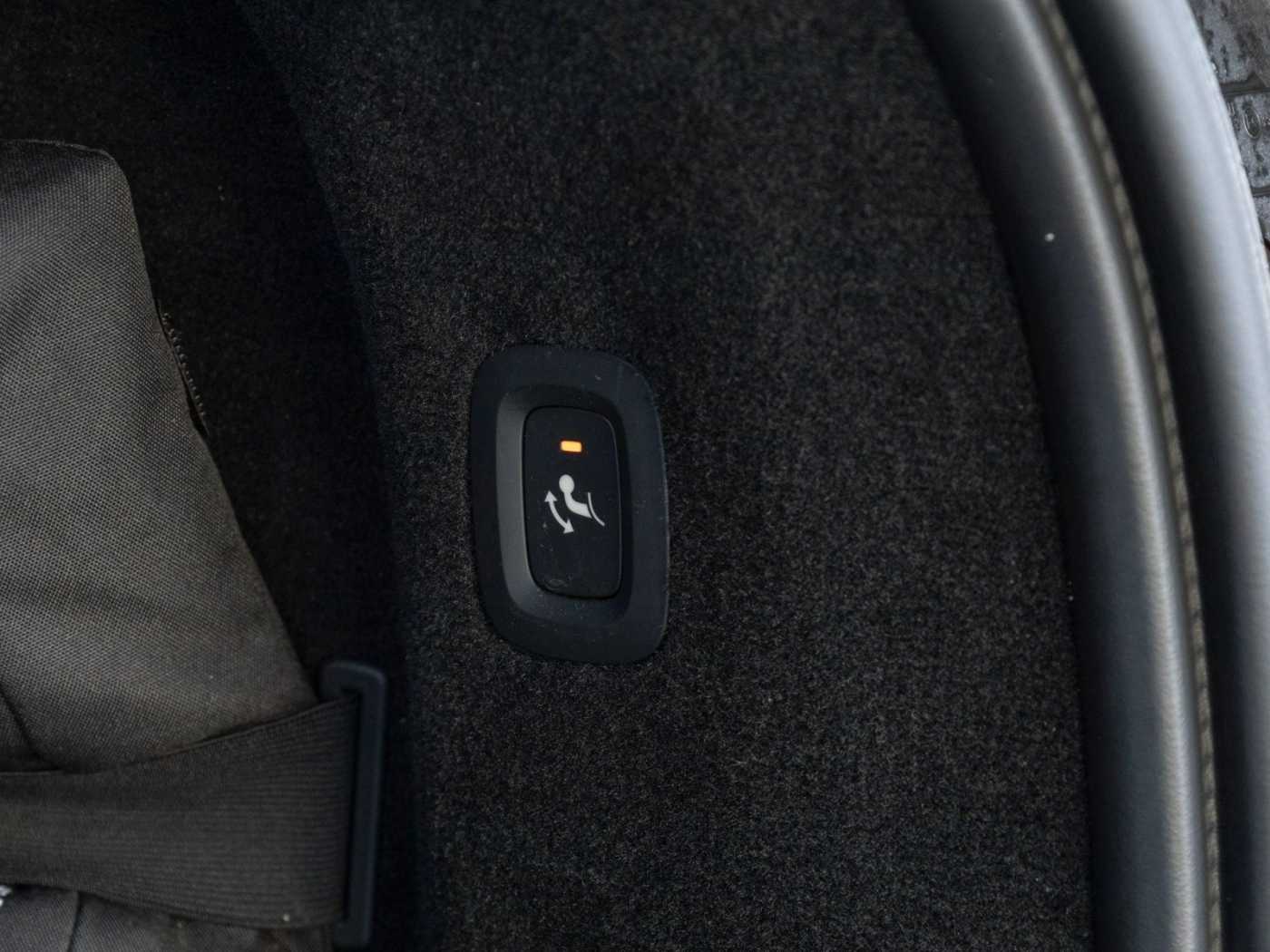 Volvo  Kombi R Design Recharge Plug-In Hybrid AWD