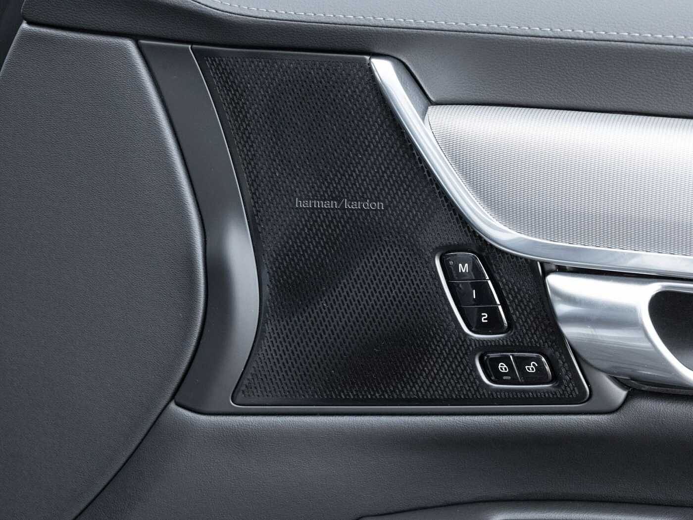 Volvo  Kombi R Design Recharge Plug-In Hybrid AWD
