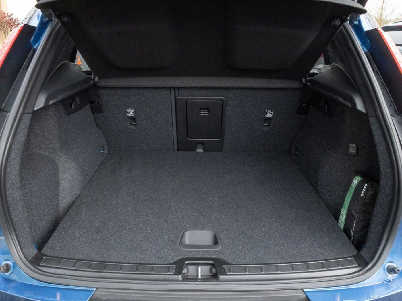 Volvo  T 5 R Design Recharge Plug-In Hybrid 2WD