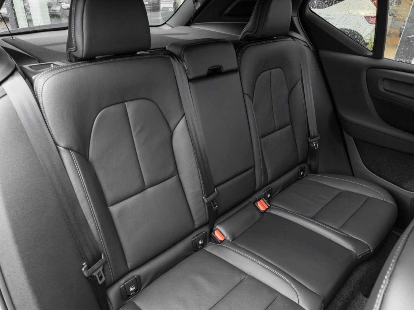 Volvo  T 5 R Design Recharge Plug-In Hybrid 2WD