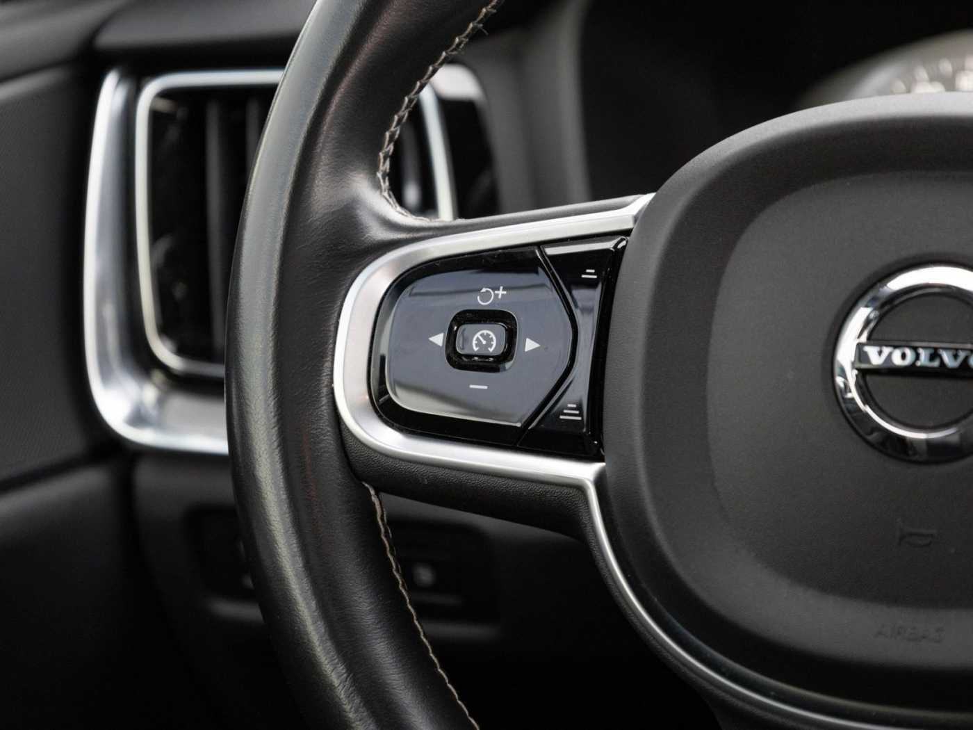Volvo  R-Design Recharge PHEV AWD