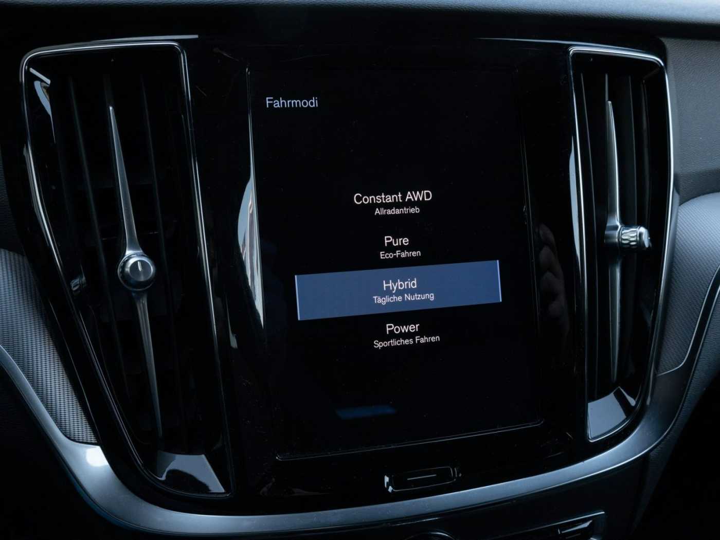 Volvo  Kombi Plus Dark Recharge Plug-In Hybrid AWD