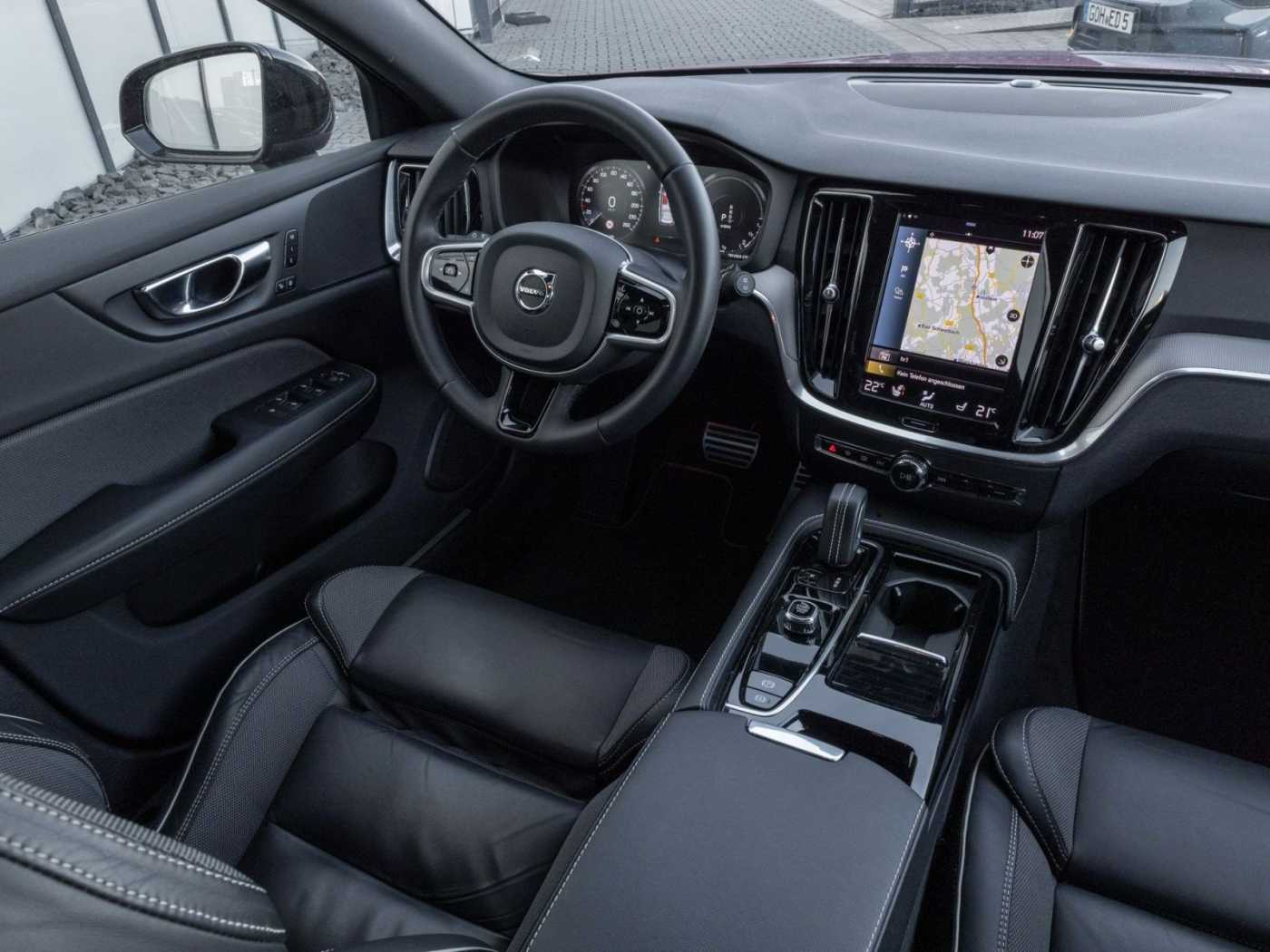 Volvo  Kombi Plus Dark Recharge Plug-In Hybrid AWD