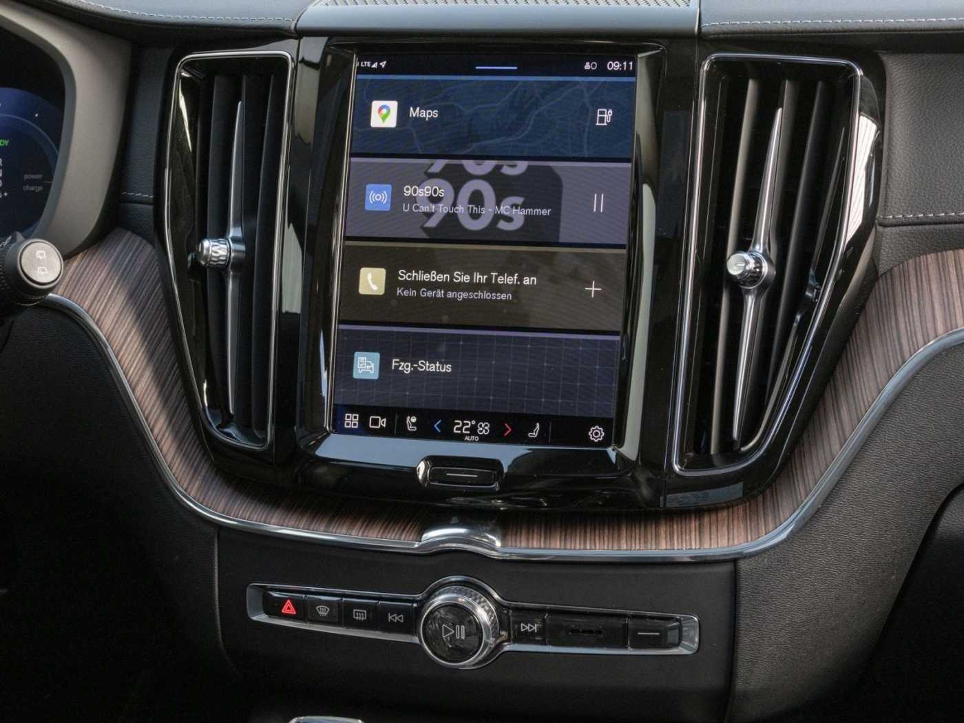 Volvo  Ultimate Dark Recharge Plug-In Hybrid AWD