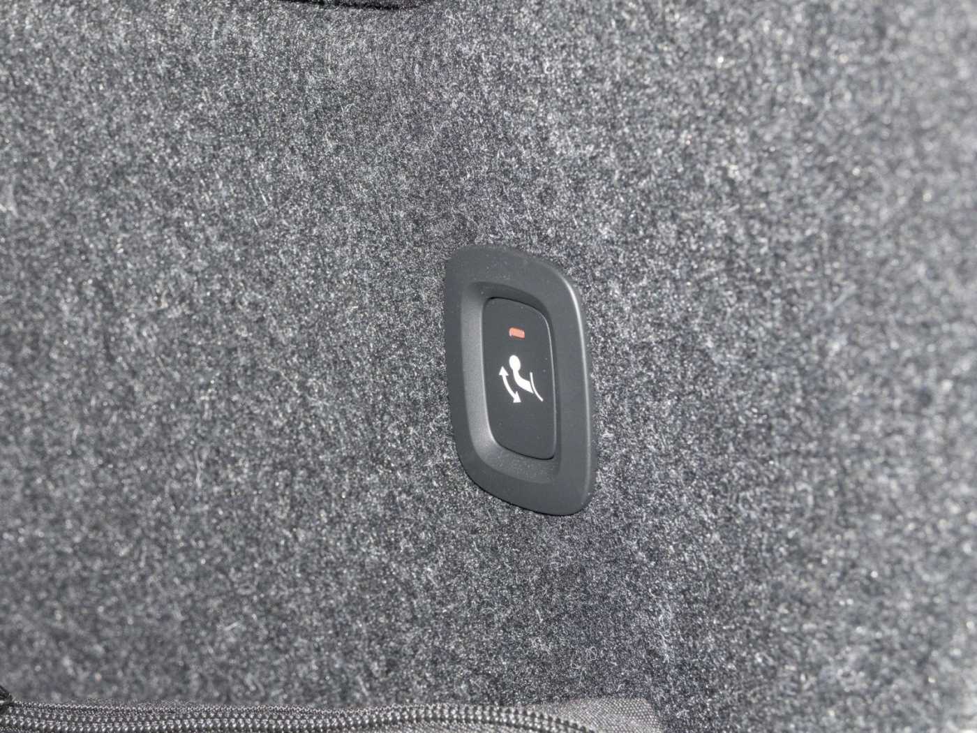 Volvo  Core Recharge Pure Electric 2WD