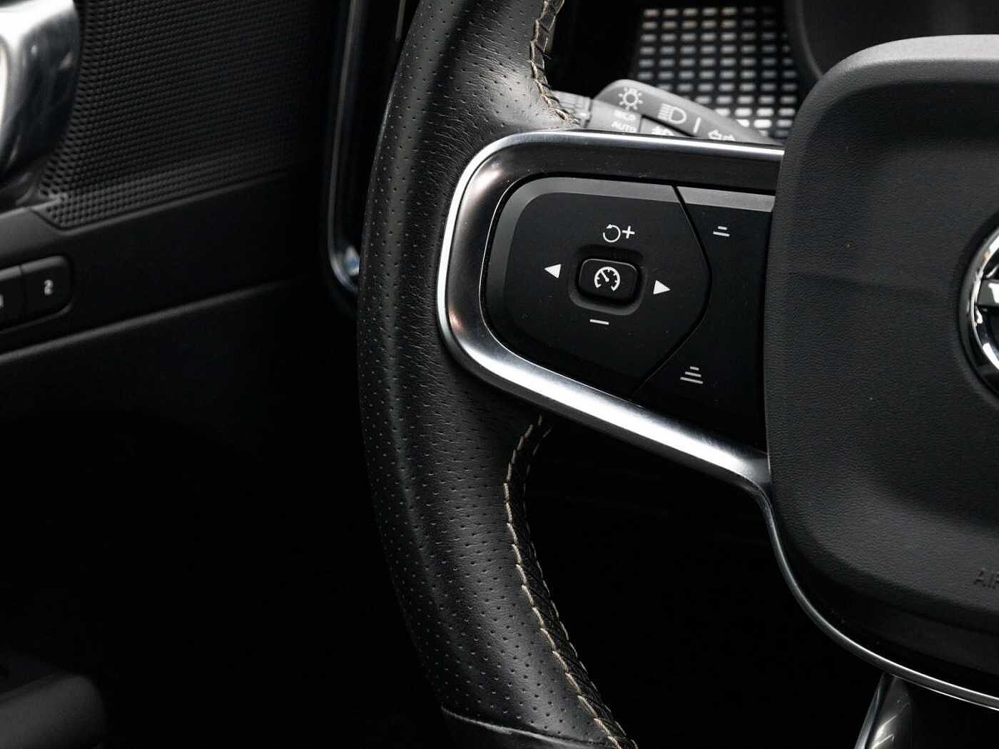 Volvo  R Design AWD