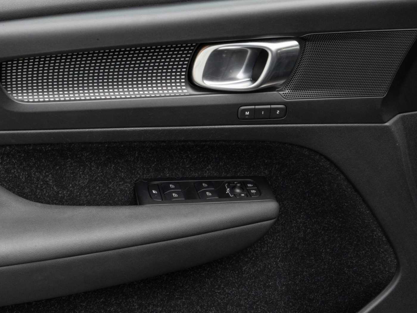Volvo  R Design AWD