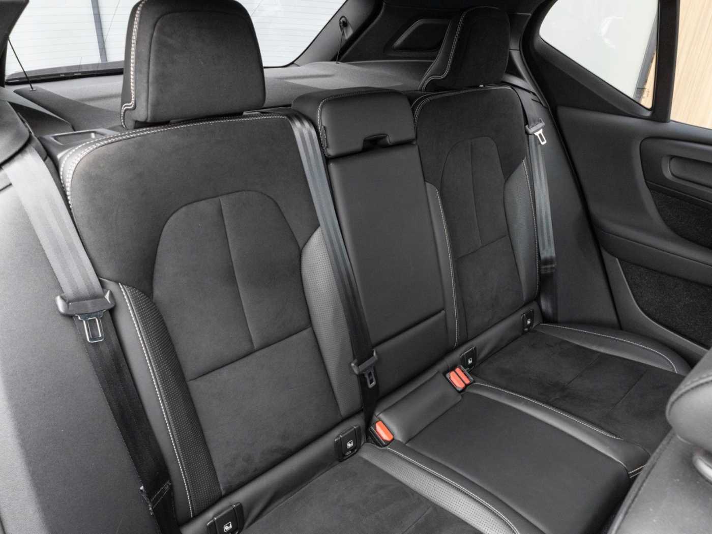 Volvo  R Design AWD