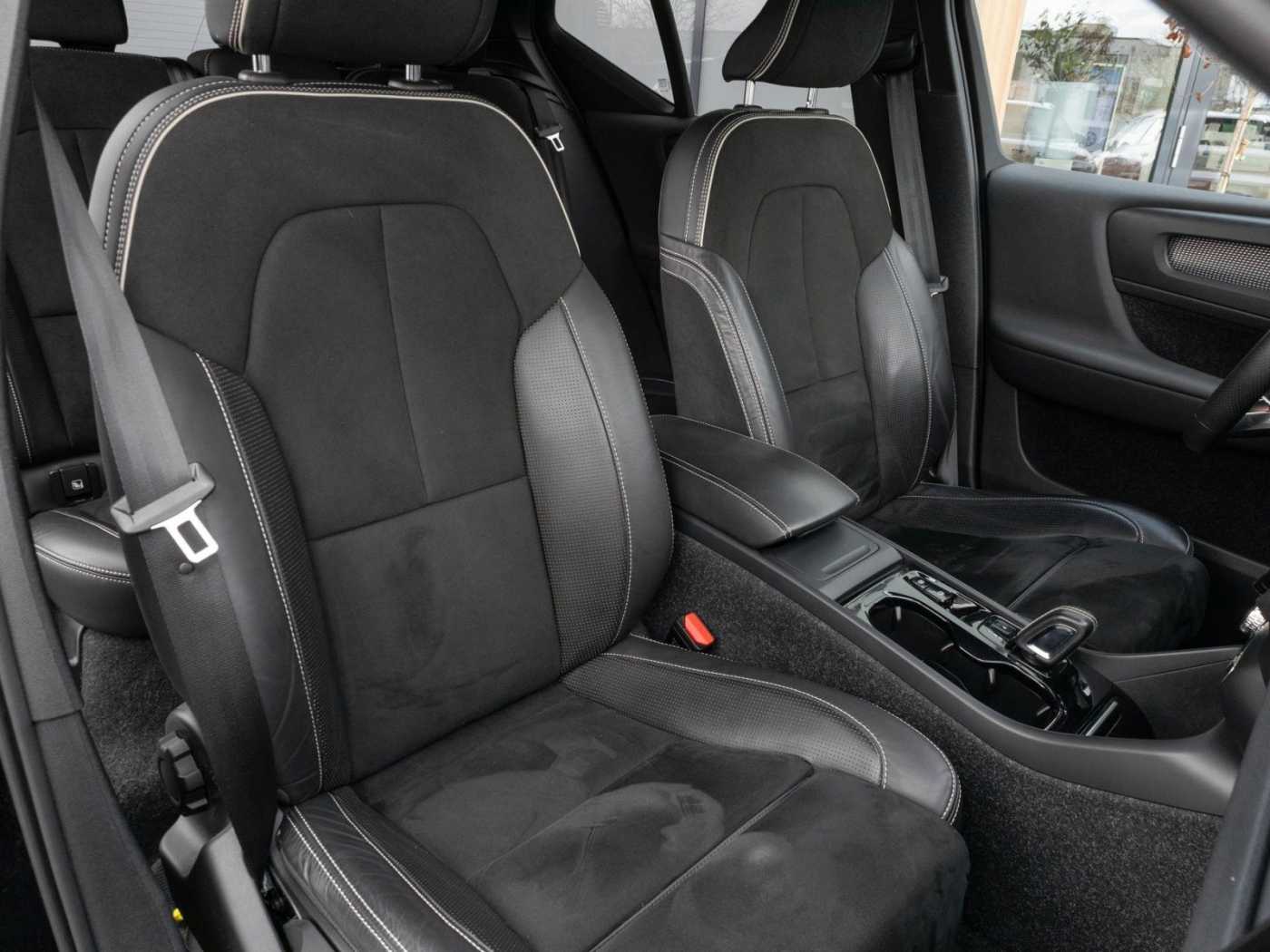 Volvo  R Design AWD