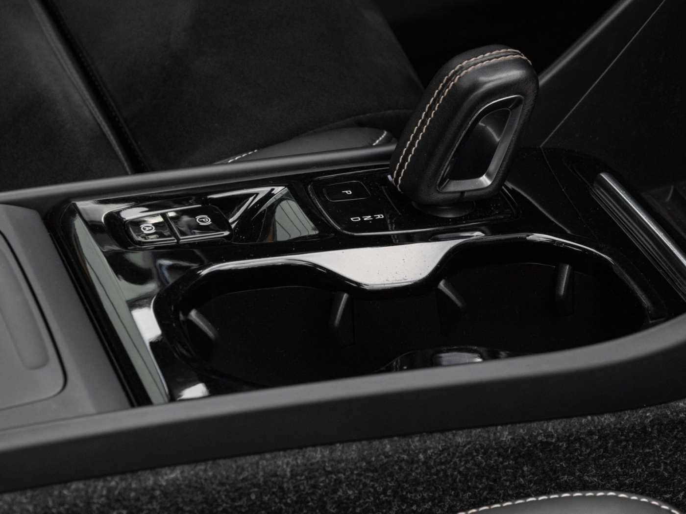 Volvo  R Design AWD