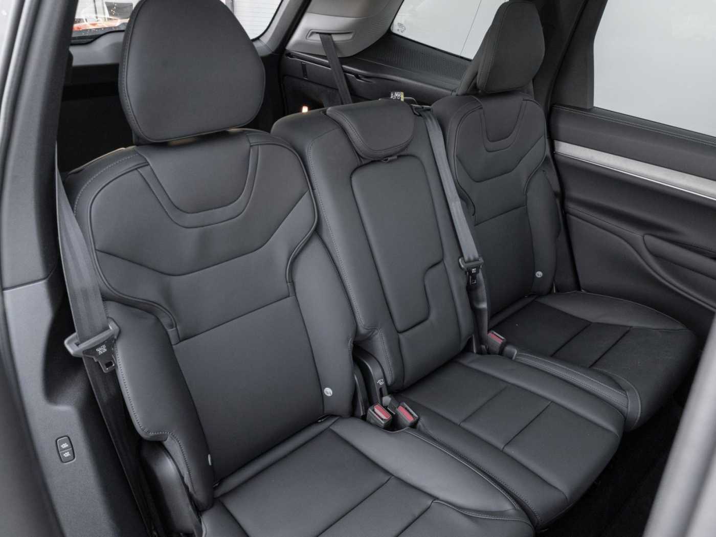 Volvo  Ultra Performance Pure Electric AWD