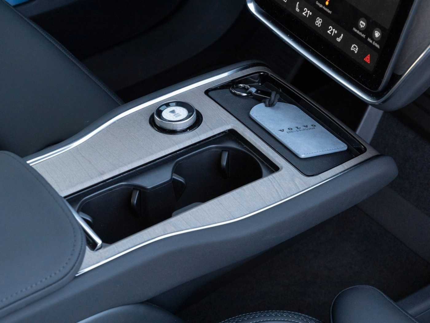 Volvo  Ultra Performance Pure Electric AWD