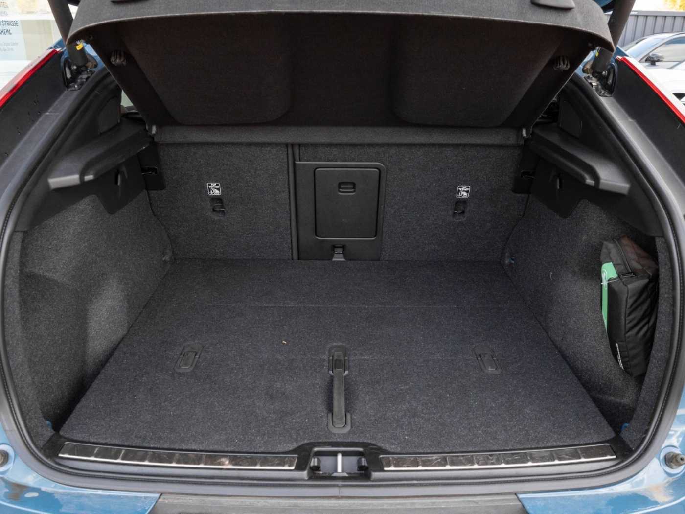 Volvo  Ultimate Recharge Pure Electric AWD