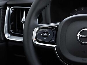 Volvo  Kombi Plus Dark  UPE 63.440,-