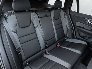 Volvo  Kombi Plus Dark  UPE 63.440,-