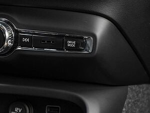 Volvo  T 5 R Design Recharge Plug-In Hybrid 2WD