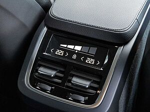 Volvo  Inscription Expression Recharge Plug-In Hyb