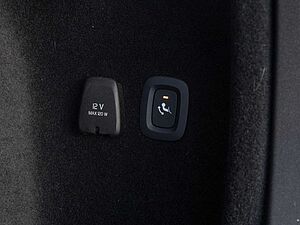 Volvo  Kombi Plus Dark Recharge Plug-In Hybrid AWD