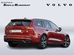 Volvo  Kombi Plus Dark Recharge Plug-In Hybrid AWD